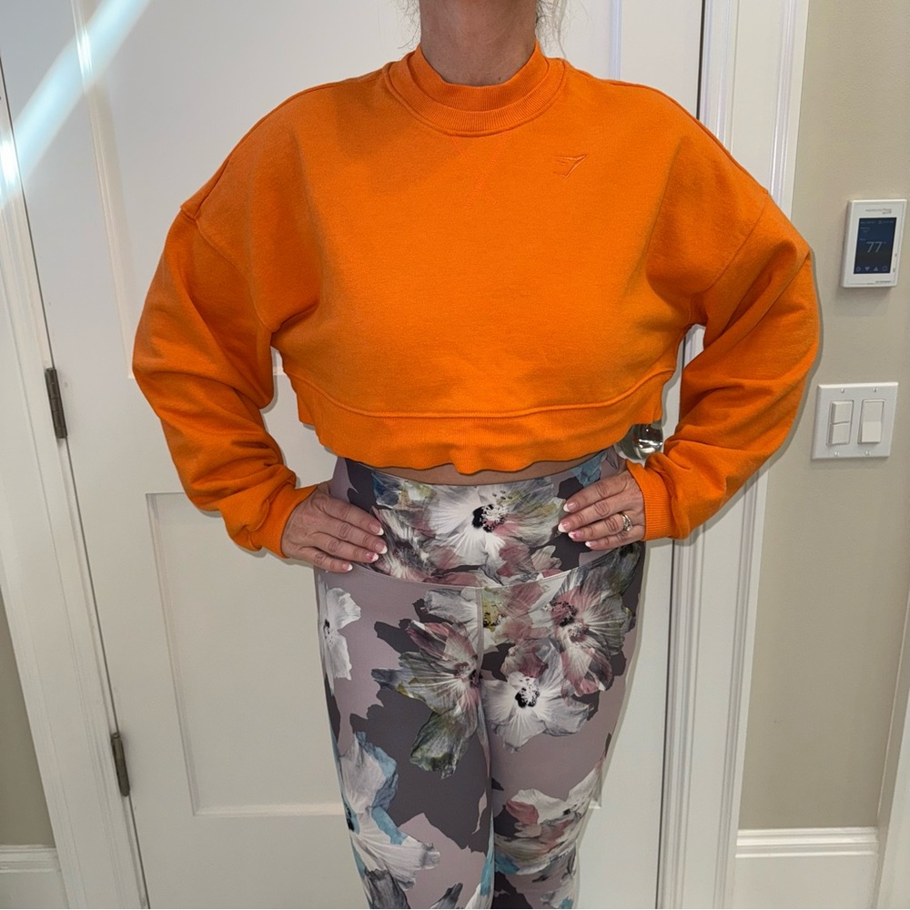 Gymshark Cropped Sweatshirt size medium oversized Euc Orange